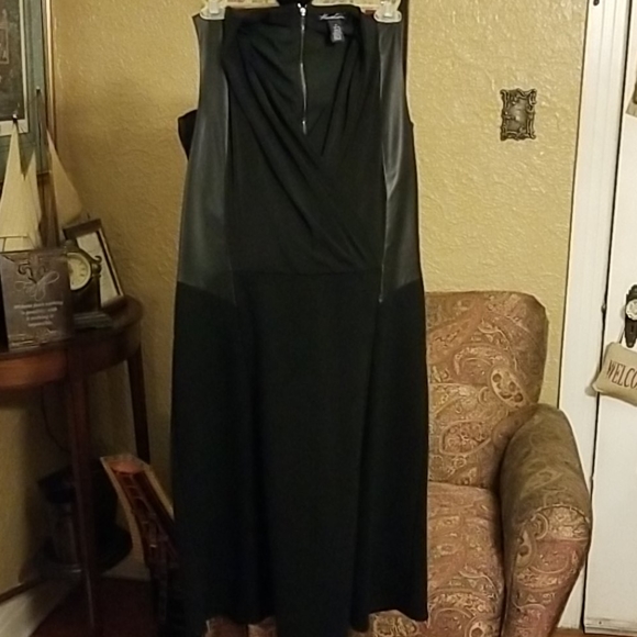 Dress - Picture 2 of 3